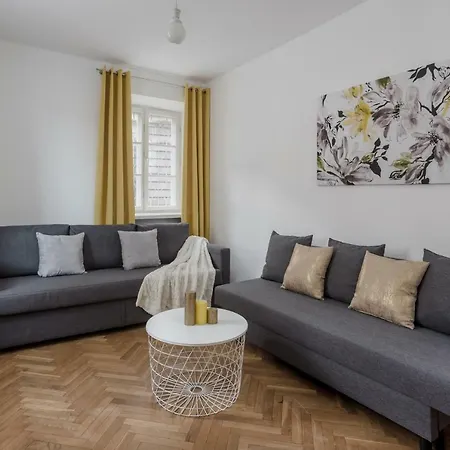 Chill Brzozowa Old Town