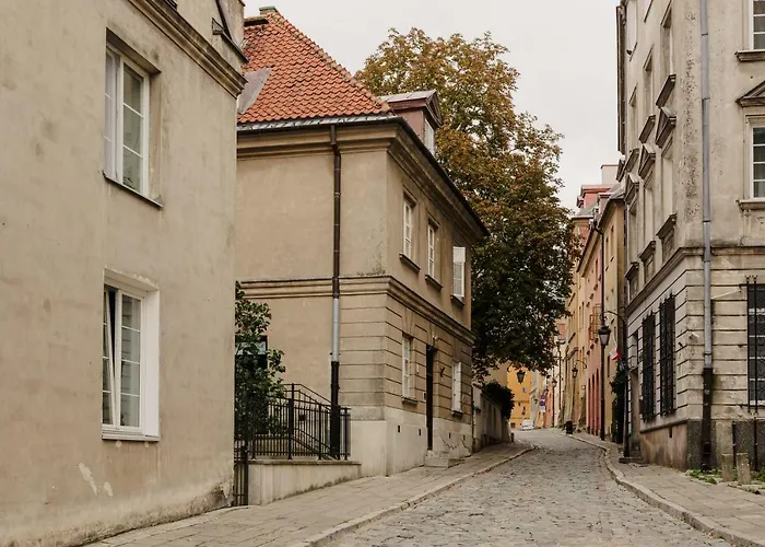 Chill Brzozowa Old Town * ורשה