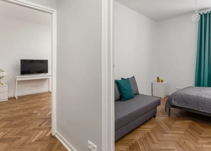 Chill Brzozowa Old Town * ורשה